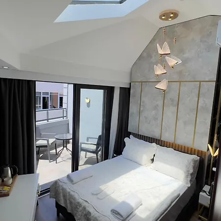Madrigal Boutique Hotel 3*
