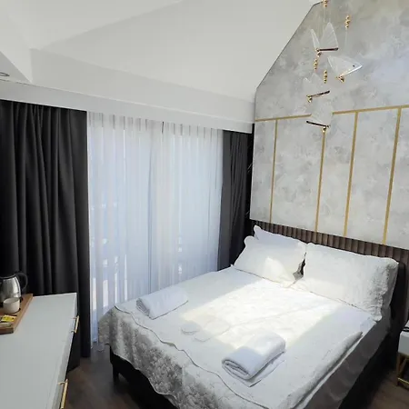Madrigal Boutique Отель