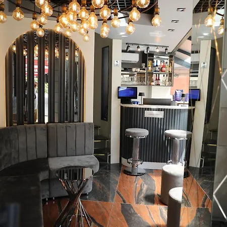 Madrigal Boutique 3*