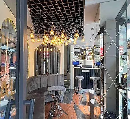 Madrigal Boutique Hotel 3*