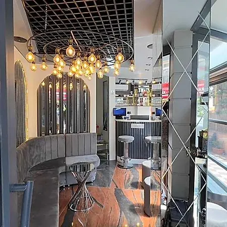 Madrigal Boutique 3*