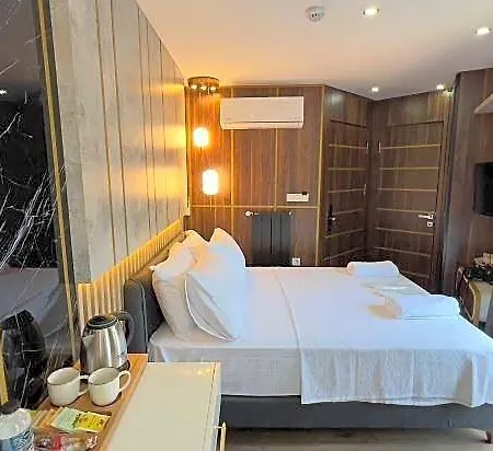 Hotel Madrigal Boutique 3*