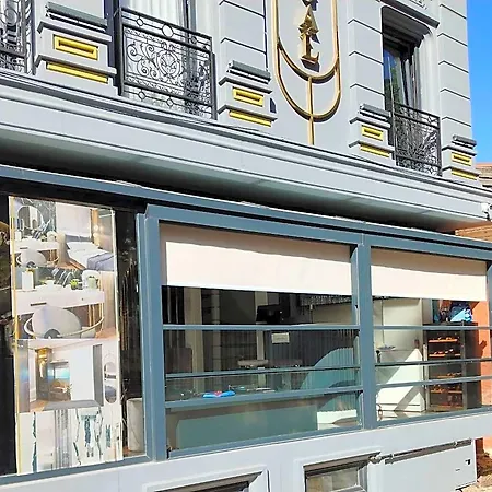 Madrigal Boutique 3*