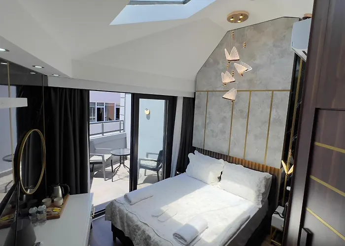 Madrigal Boutique Hotell 3*